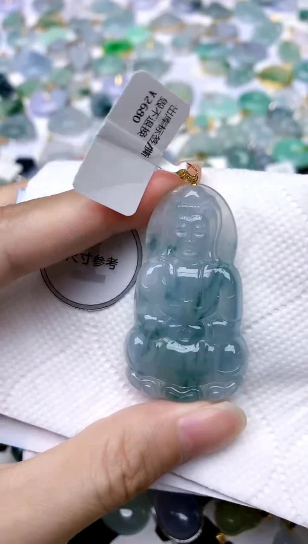 颈饰18K金镶嵌翡翠天然A货翡翠