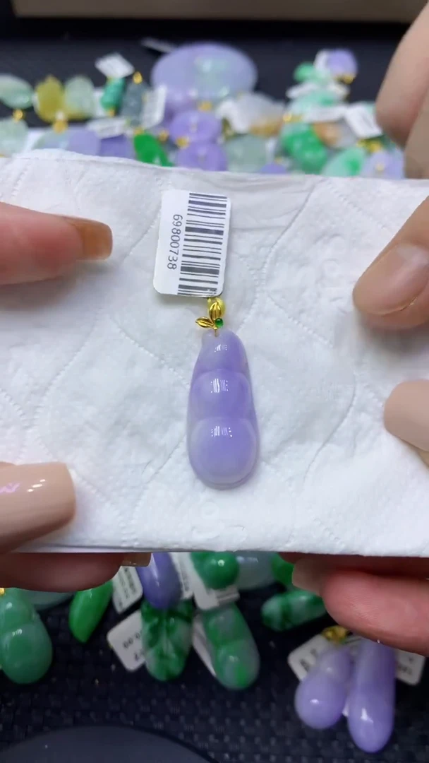 颈饰18K金镶嵌翡翠天然缅甸翡翠A货