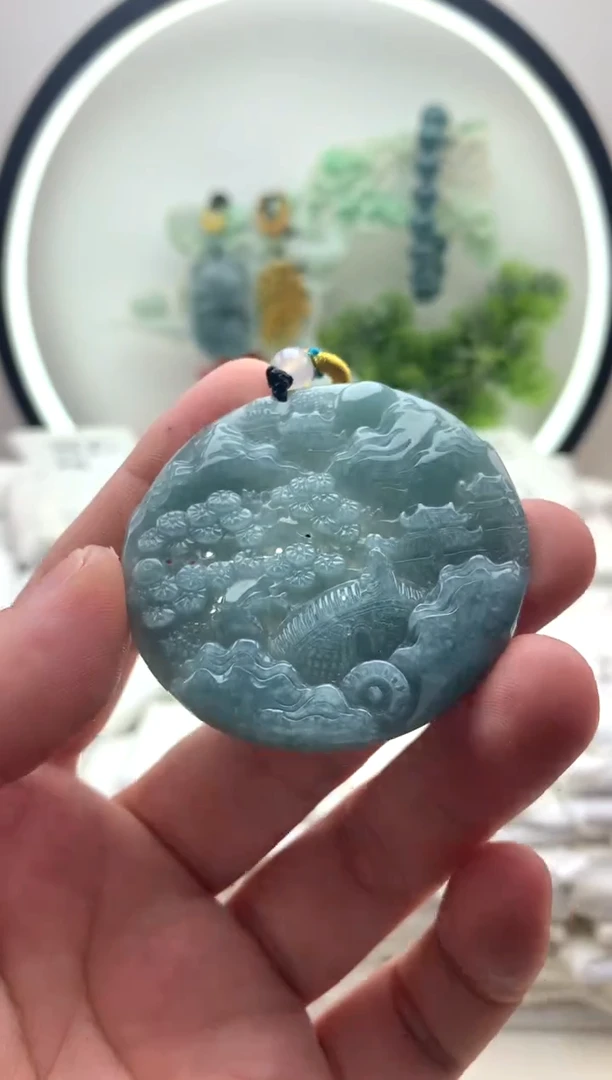 颈饰未镶嵌翡翠山水牌