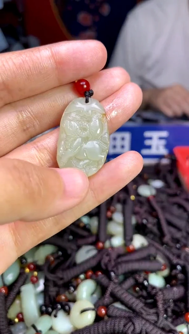 未镶嵌和田玉挂件1