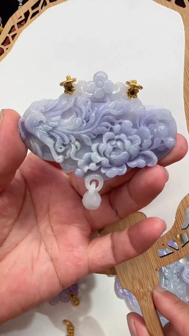 颈饰未镶嵌翡翠吊坠