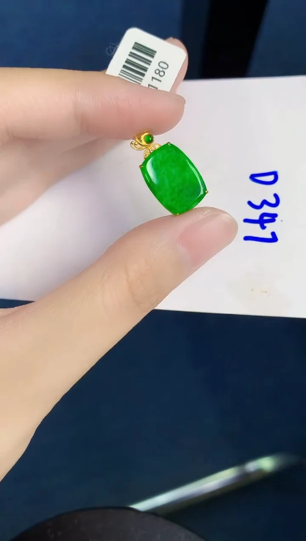 翡翠18K金镶嵌颈饰天然翡翠緬甸A貨