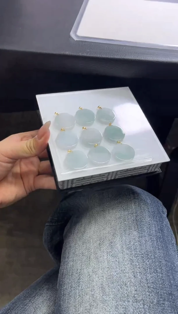 颈饰18K金镶嵌翡翠K122 /多样性发一件/配绳子