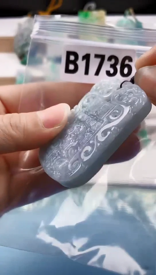 翡翠未镶嵌颈饰天然翡翠吊坠挂件