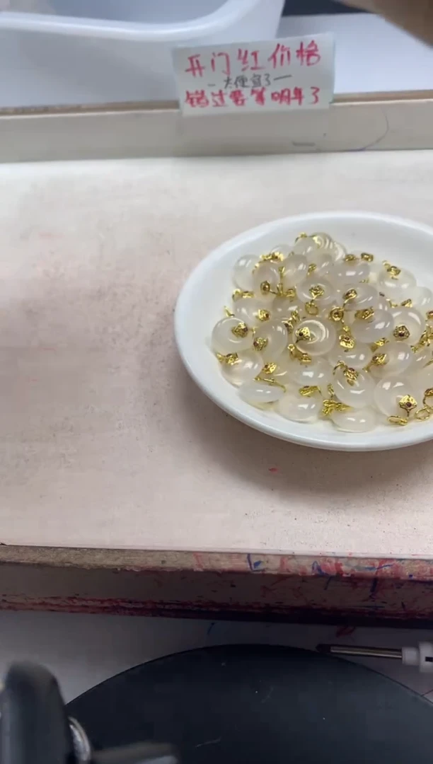 【闪购商品】玛瑙/玉髓颈饰银S800镶嵌x167荔枝冻公主扣*1