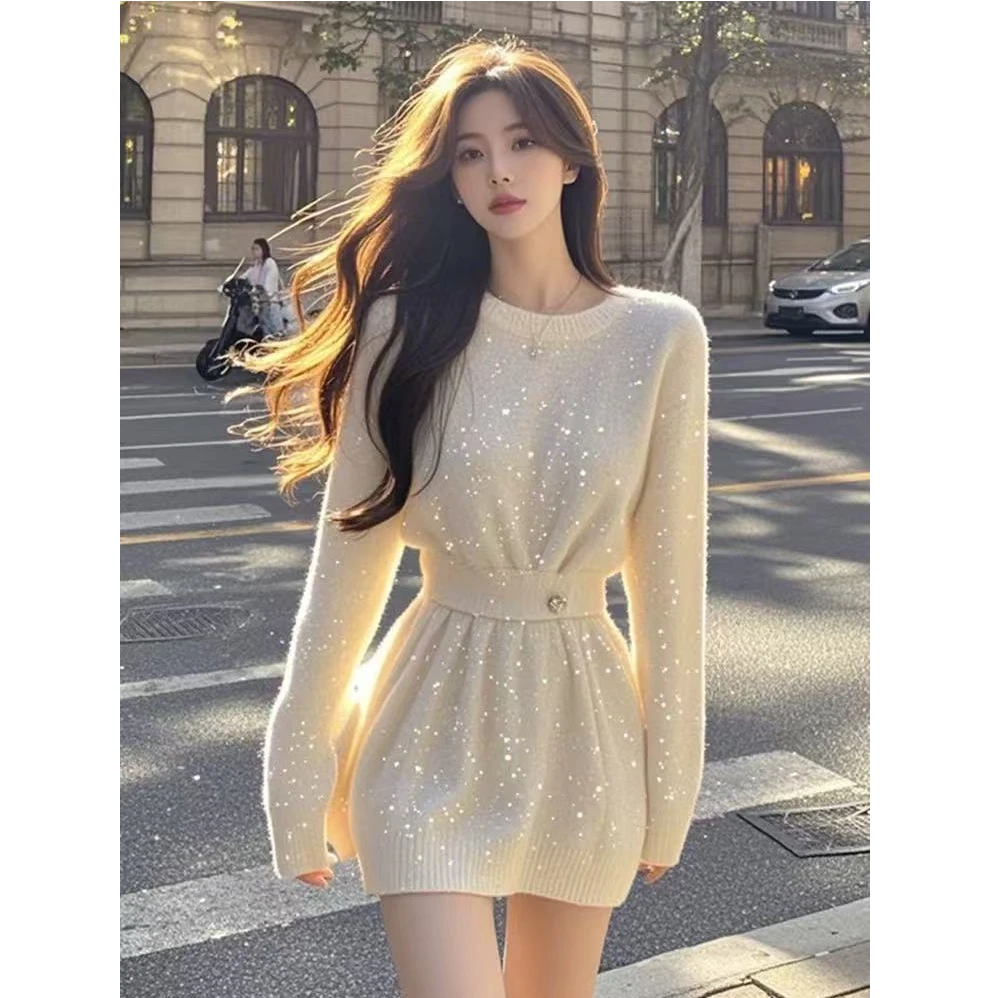 白色圆领细闪长袖针织毛衣连衣裙女秋季收腰修身显瘦高级感短裙子