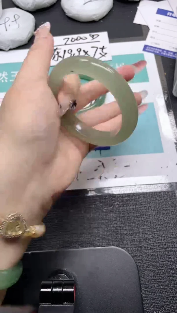 未镶嵌手镯石英质玉133-58