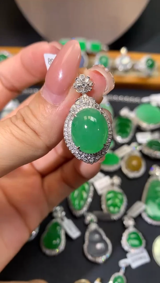 翡翠18K金镶嵌吊坠(不含链)吊坠