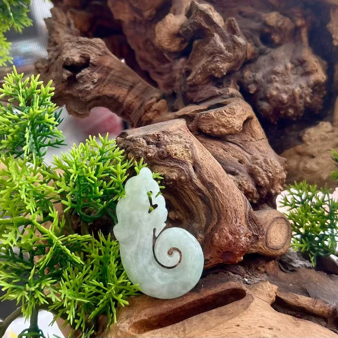 龙勾福利天然翡翠A货