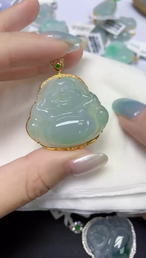翡翠18K金镶嵌颈饰天然缅甸翡翠A货