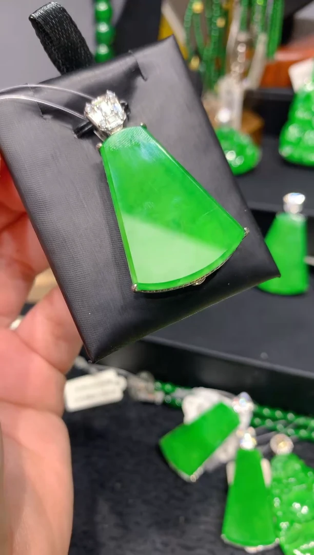 颈饰银S925镶嵌翡翠48一季