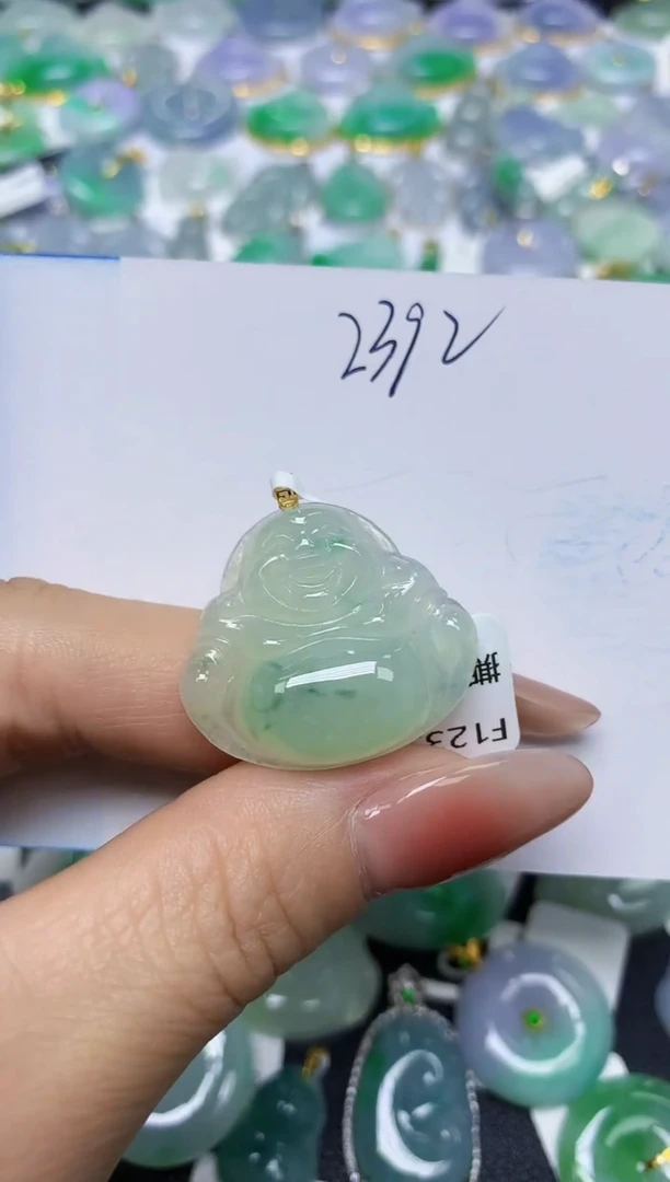 翡翠18K金镶嵌颈饰 天然缅甸翡翠A货