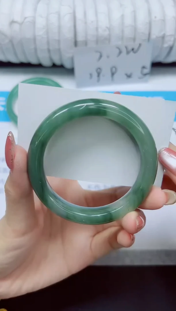 石英质玉手镯未镶嵌168/56.3