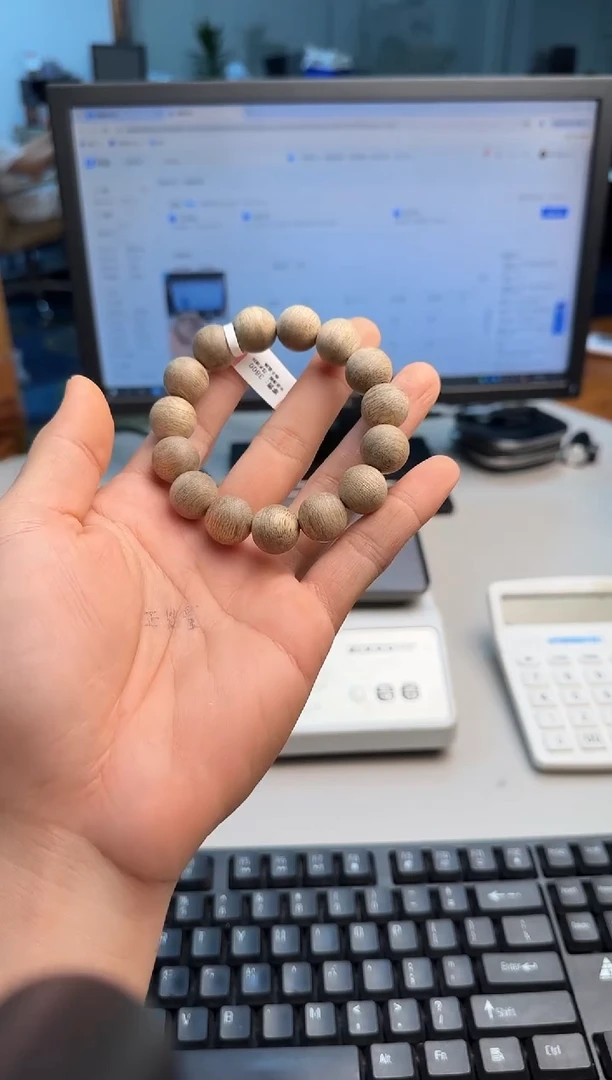 手串沉香芽庄绿底