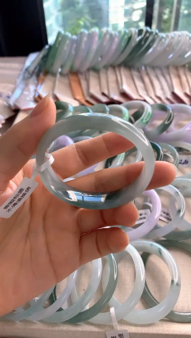 未镶嵌手镯翡翠52.7贵妃