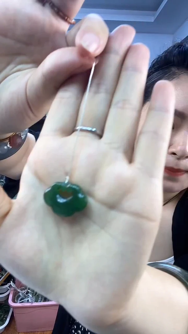 蛇纹石玉未镶嵌耳坠多样性发货其中之一