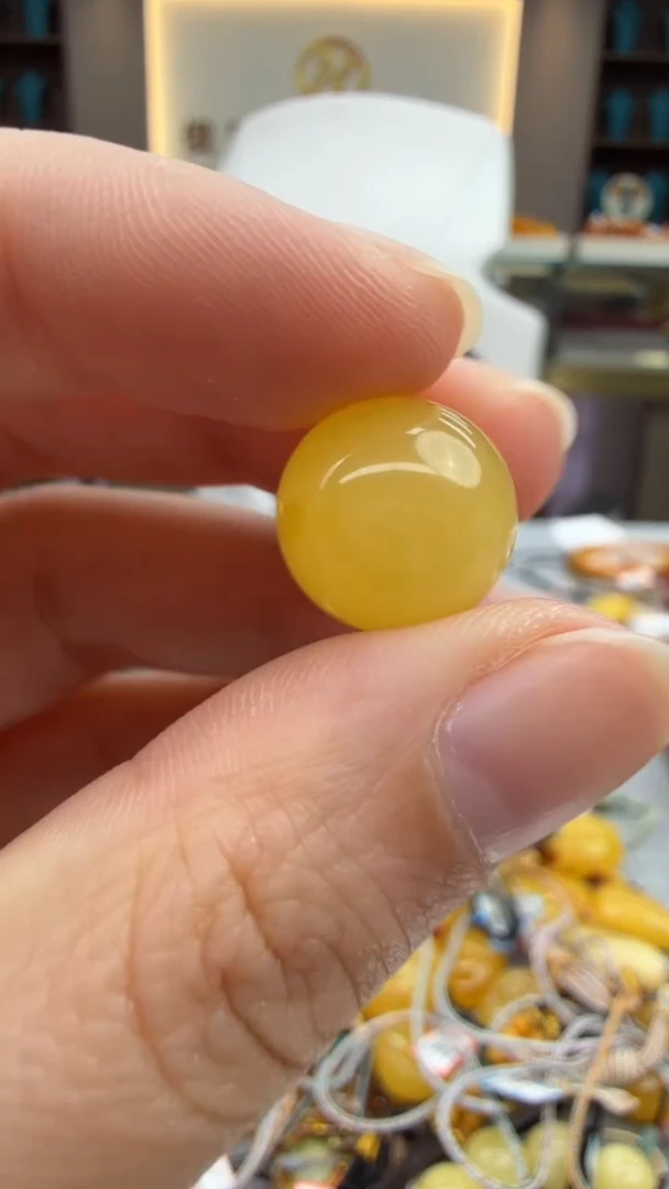 琥珀颈饰未镶嵌544秒拍号 假一罚三
