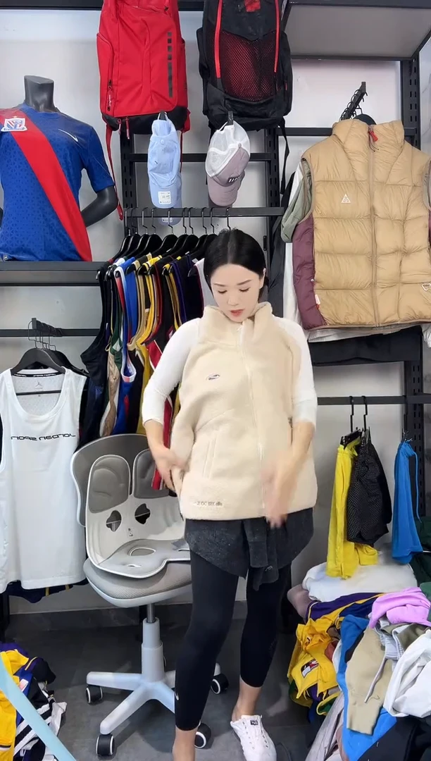196编码 瑕疵款直播间过款为准 尺码M160