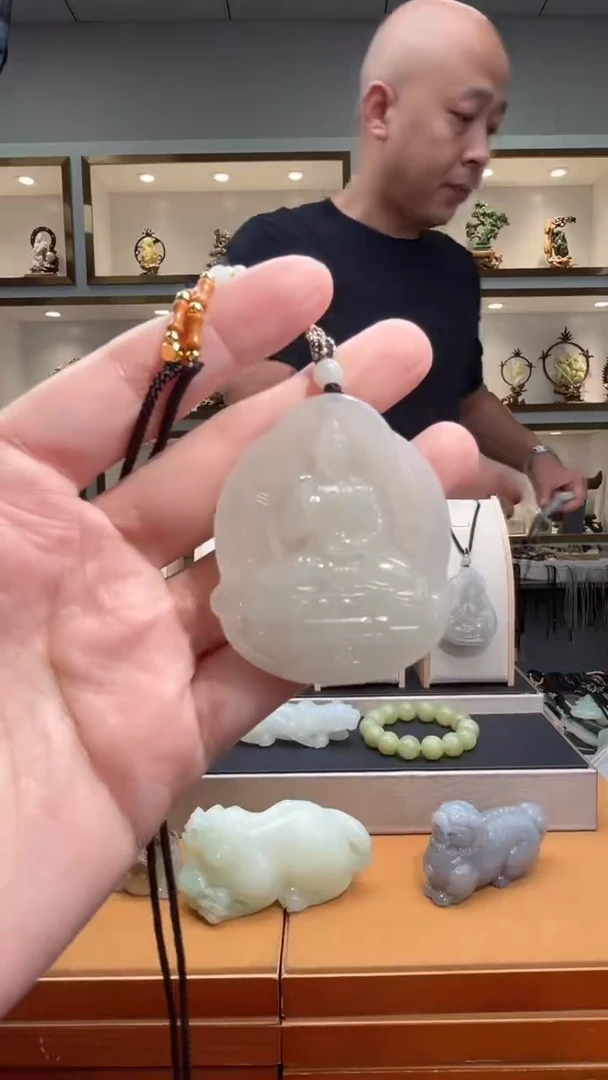 颈饰未镶嵌和田玉苏