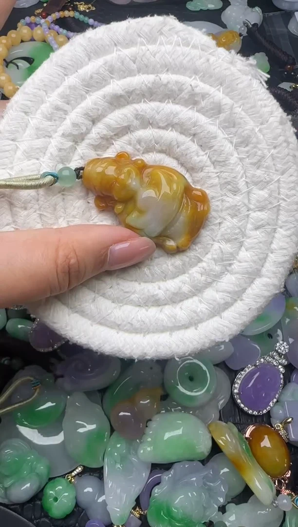 颈饰未镶嵌翡翠缅甸翡翠吊坠