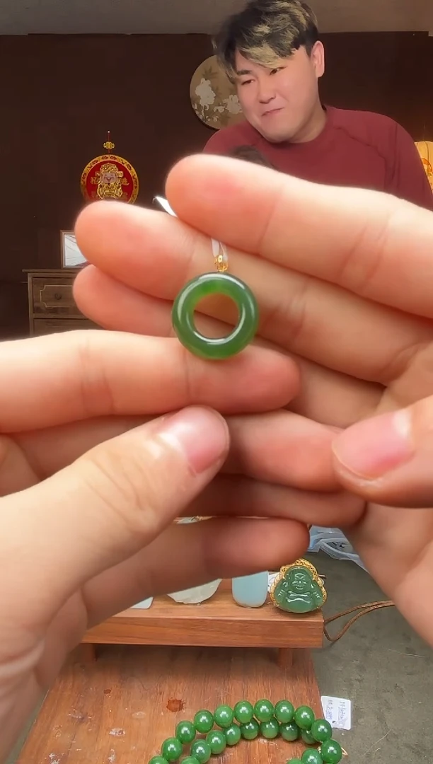 颈饰18K金镶嵌和田玉yy69