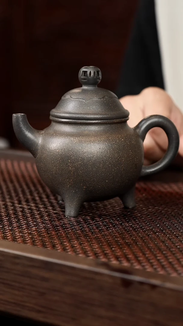茶壶紫砂岩中泥三足如意