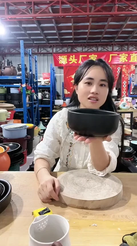 瑕疵黑色砂锅碗不带盖