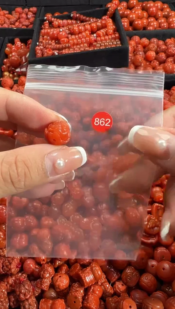颈饰未镶嵌南红玛瑙1