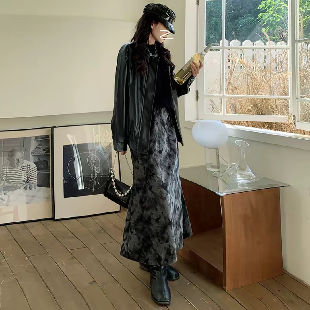 高腰显瘦半身裙女2025年早秋新款百搭黑色扎染国风包臀鱼尾长裙子