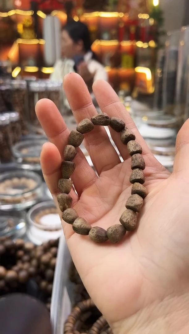 沉香手串以*棋楠沉水树丁单圈