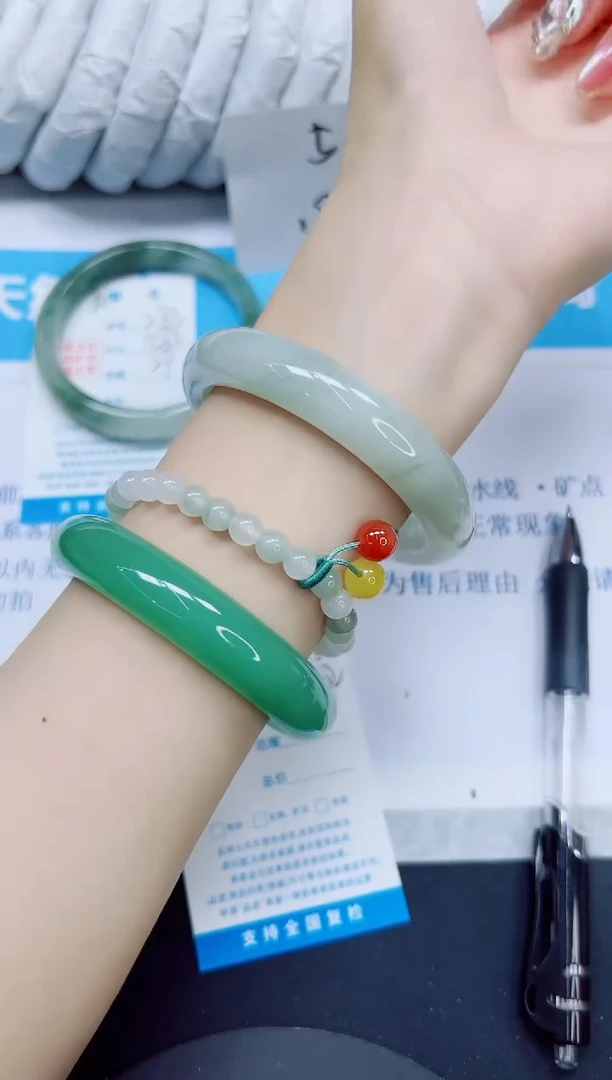 石英质玉手镯未镶嵌286/56.2