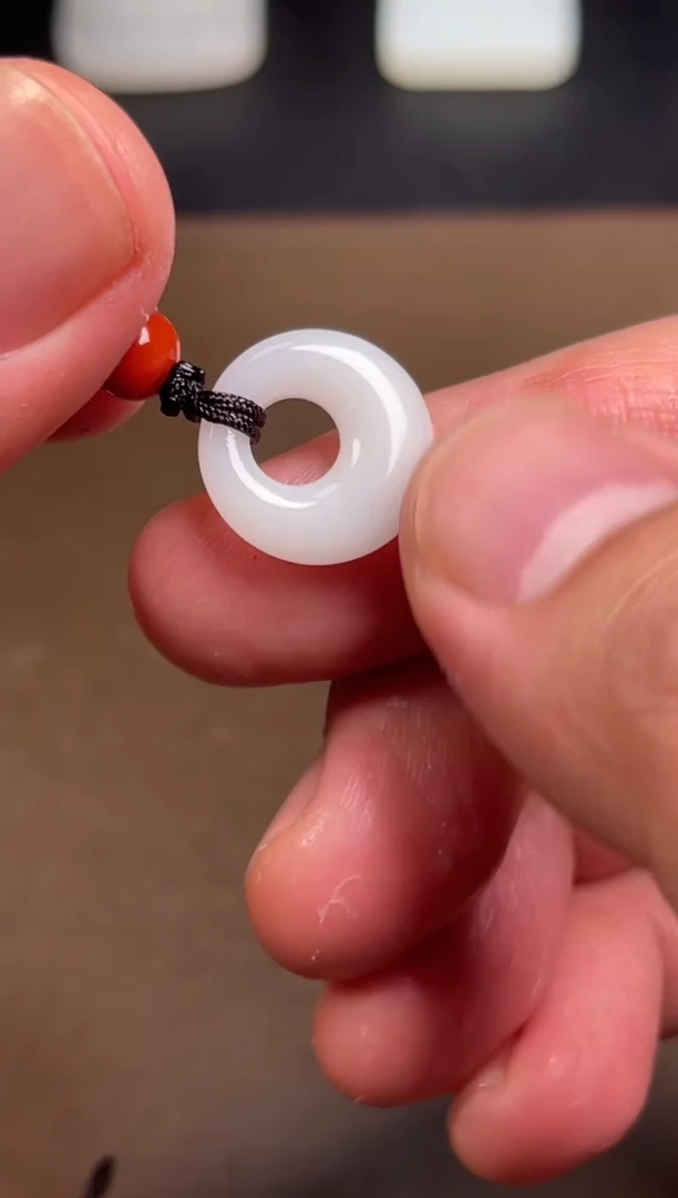 【闪购商品】和田玉颈饰未镶嵌2 卡15mm尺寸