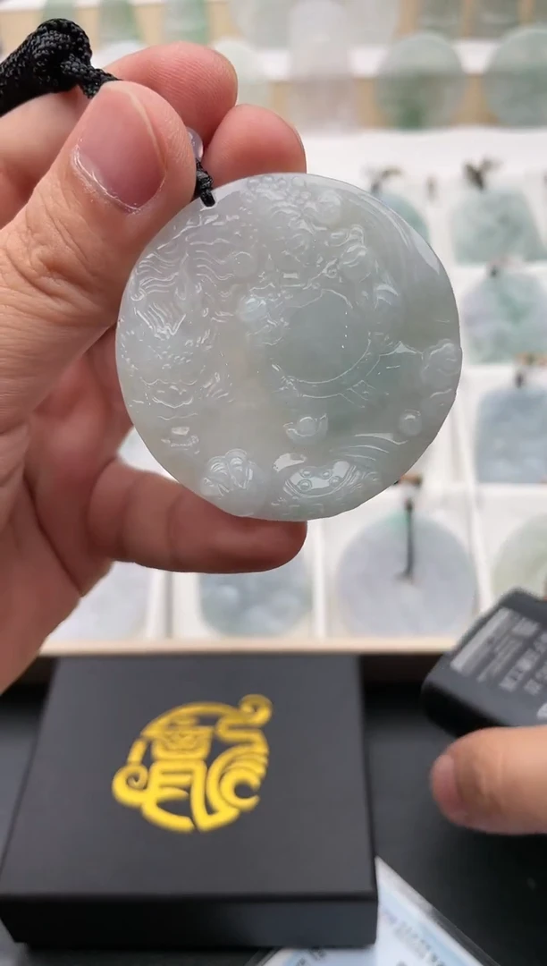 翡翠未镶嵌颈饰..../5/9/ 571