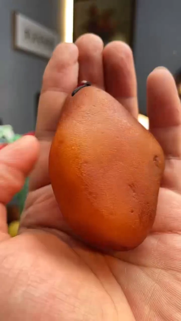 未镶嵌颈饰琥珀吊坠