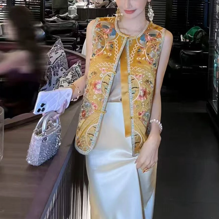 《丽姿》玛薇丝秋新款重磅浮雕提花刺绣中式马甲上衣时尚网红复古