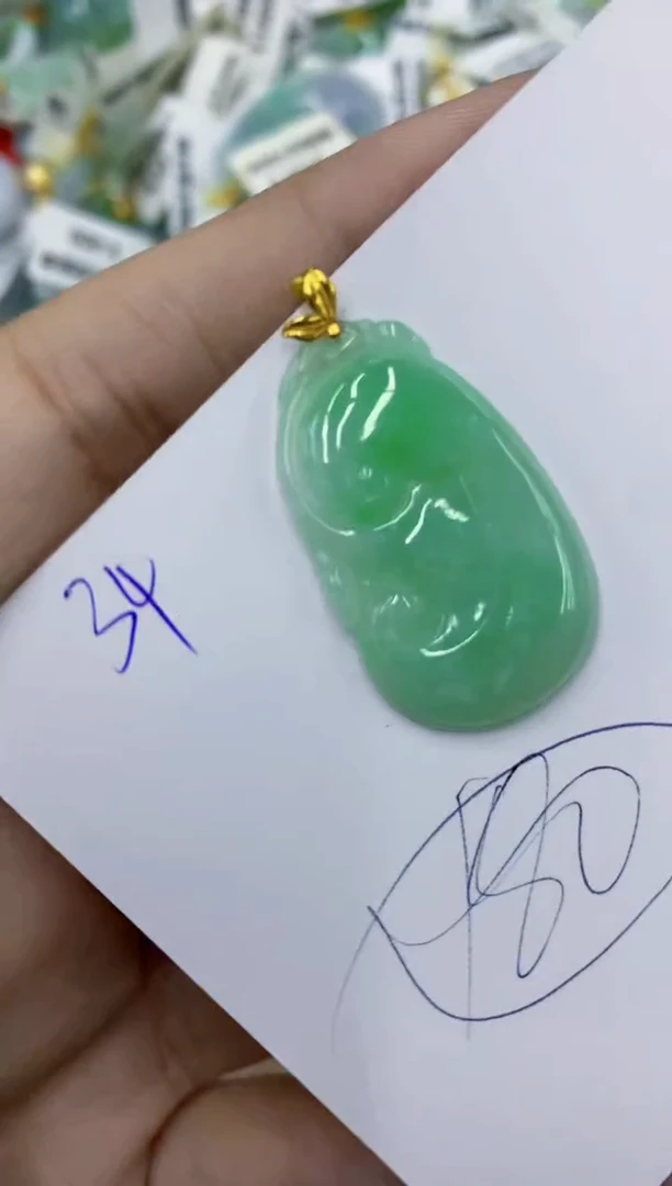 颈饰18K金镶嵌翡翠11111111111