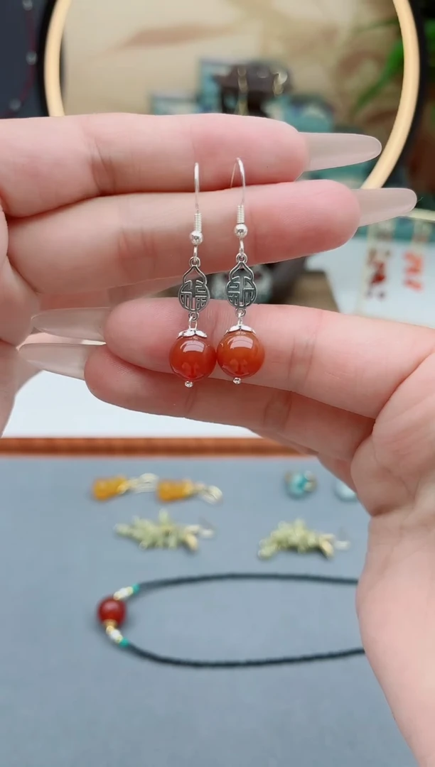 南红玛瑙银S925镶嵌耳饰350