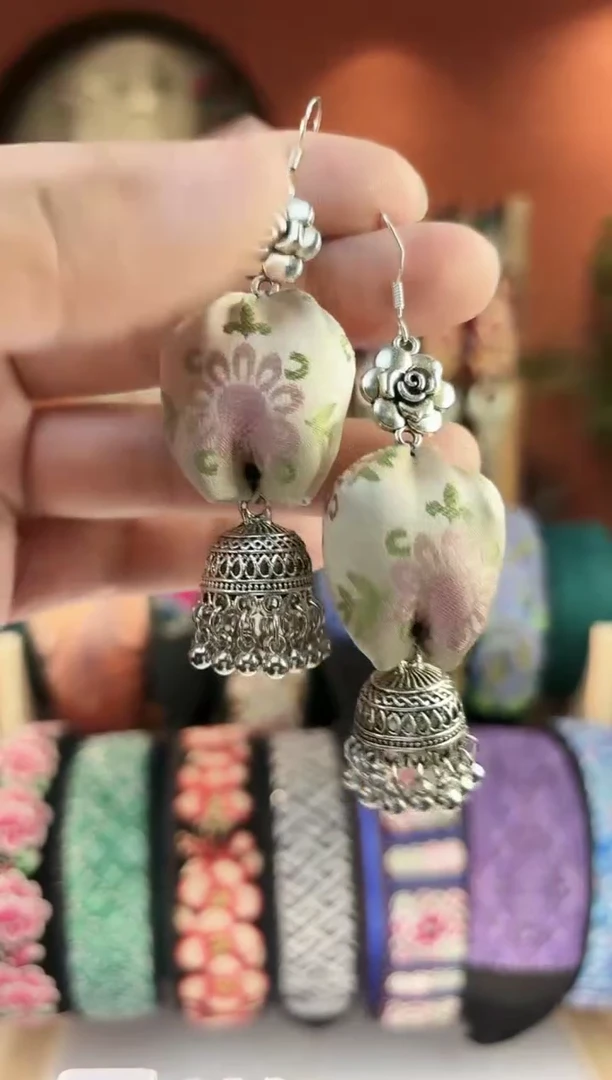 织绣非遗手工苗绣刺绣饰品35