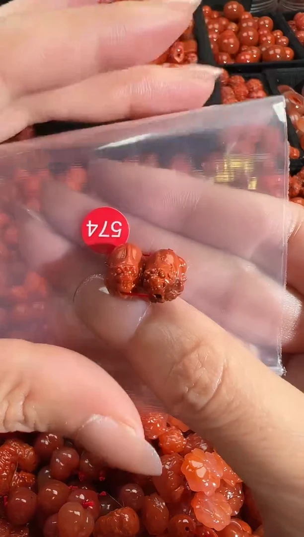 颈饰未镶嵌南红玛瑙1