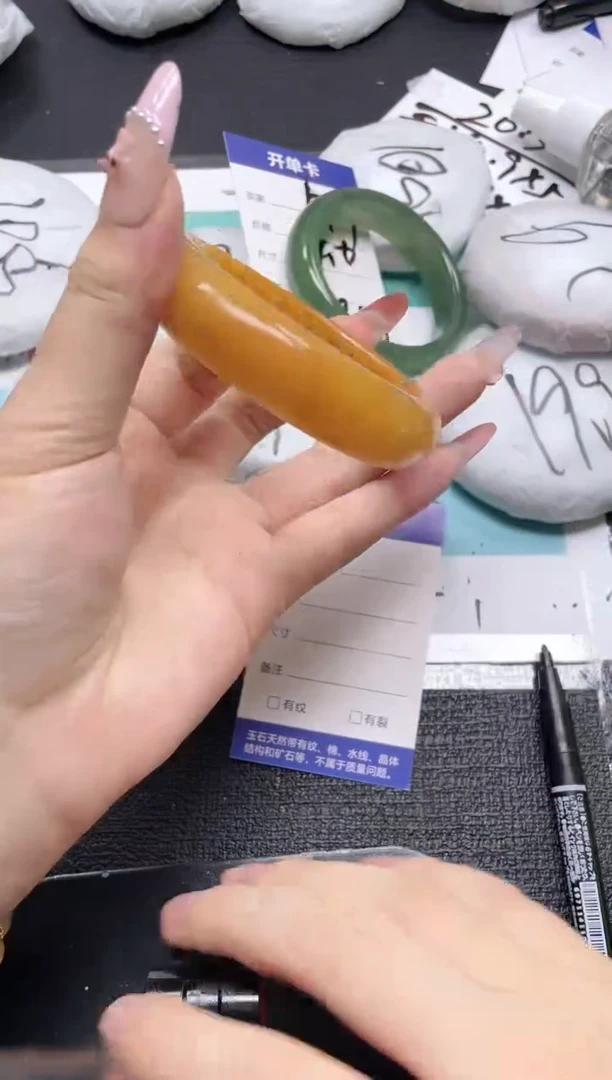 未镶嵌手镯石英质玉180-60