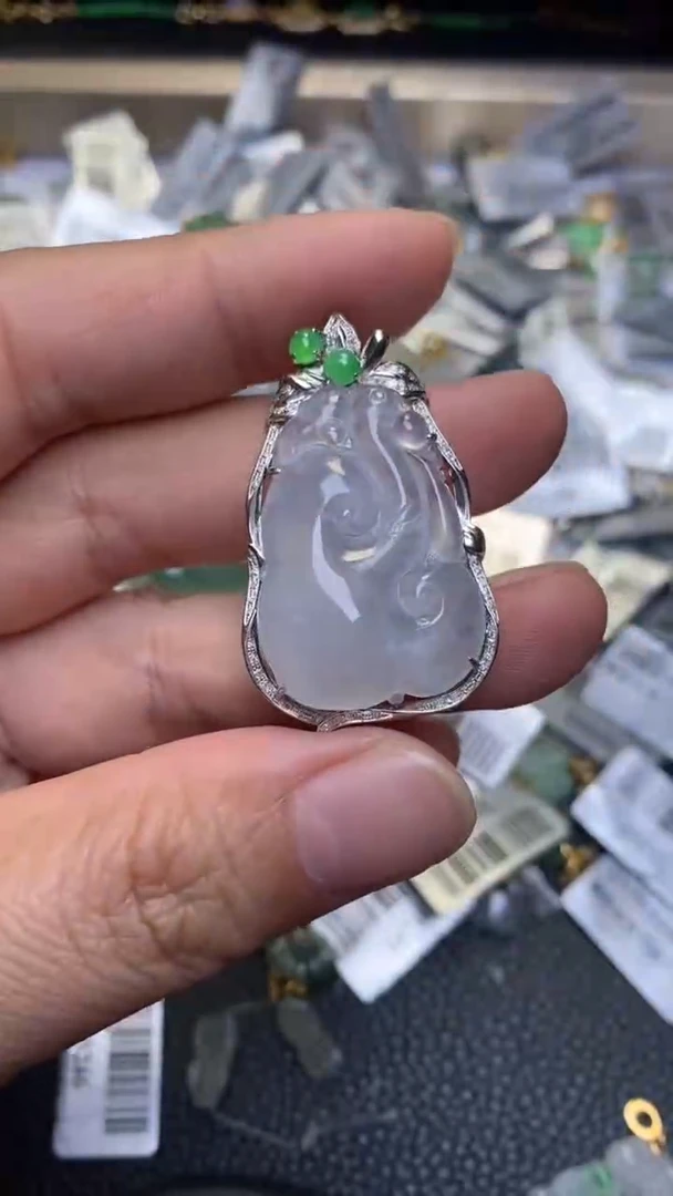颈饰18K金镶嵌翡翠净货31678