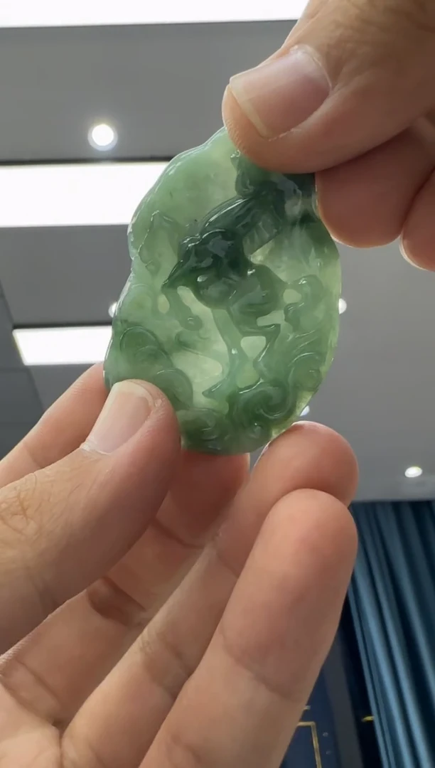 颈饰未镶嵌翡翠天然翡翠A货孤品一件