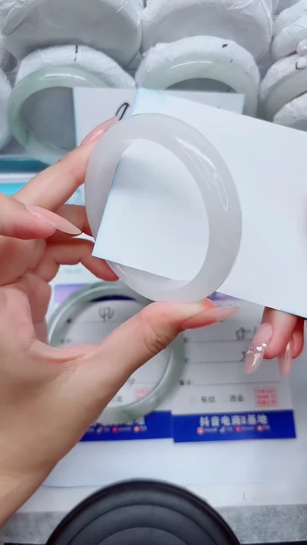 石英质玉手镯未镶嵌43-56