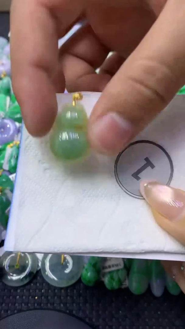 颈饰未镶嵌翡翠天然缅甸翡翠A货