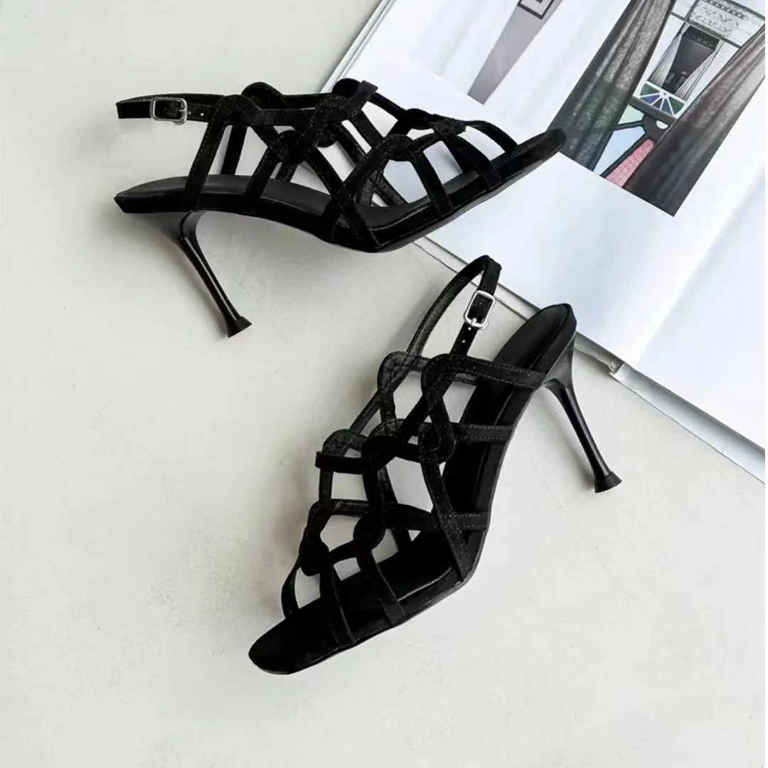 5929   新款法式气质百搭时尚细跟凉鞋