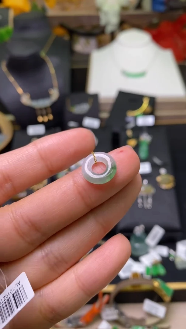 【闪购商品】翡翠颈饰18K金镶嵌净货17988