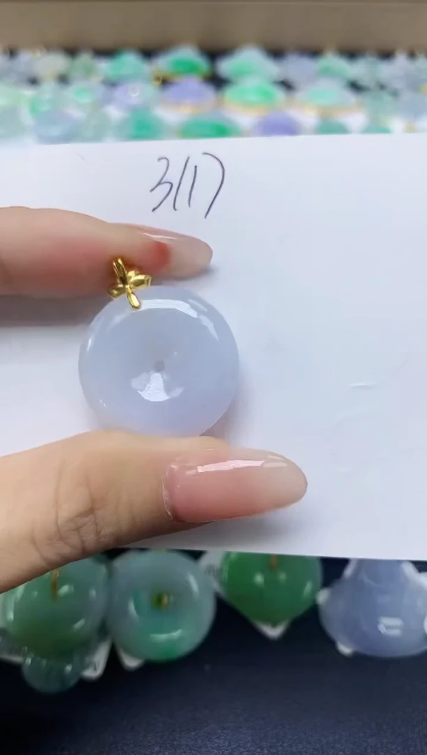 翡翠未镶嵌颈饰 天然缅甸翡翠A货