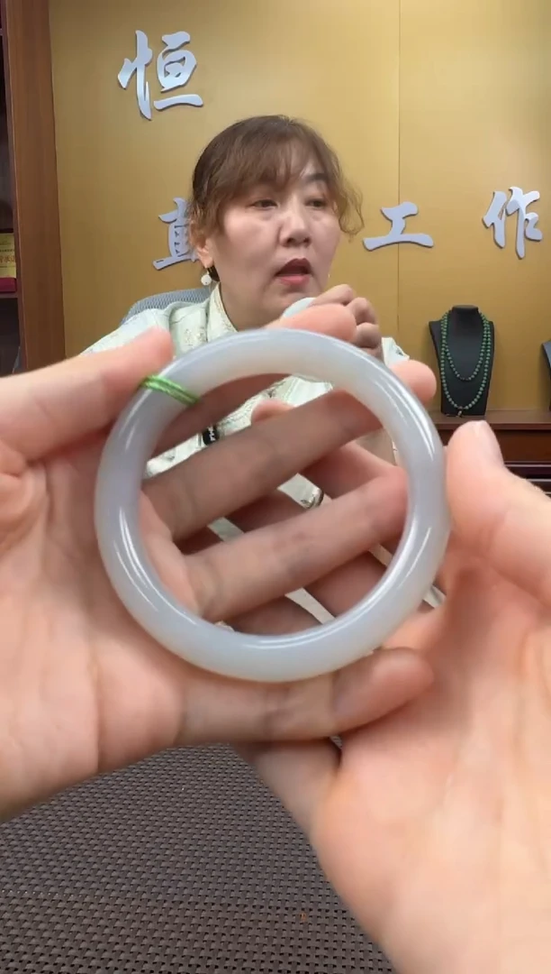 和田玉未镶嵌颈饰手镯60