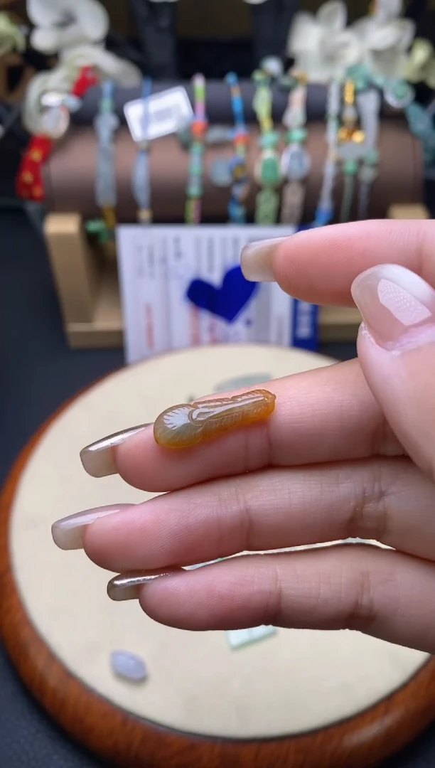 颈饰未镶嵌翡翠净货15595
