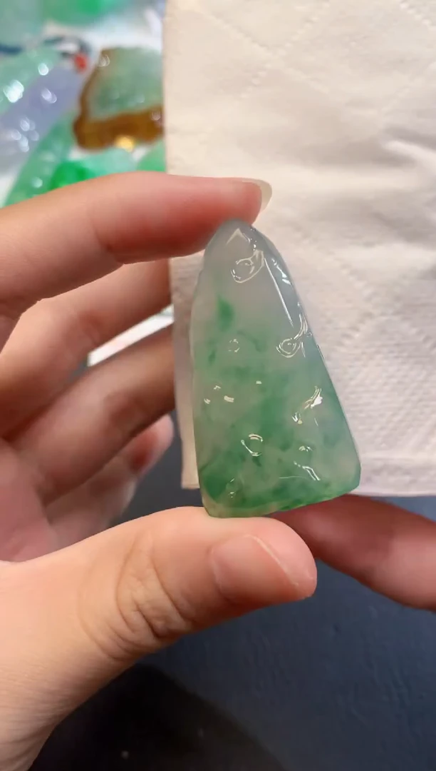 颈饰未镶嵌翡翠